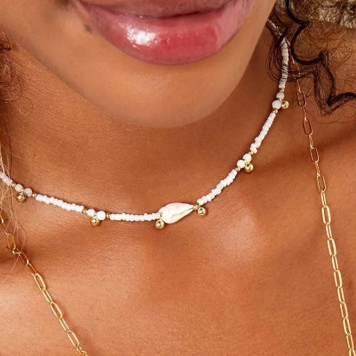 Κολιέ Angie baby blue με χάντρες και κοχύλι